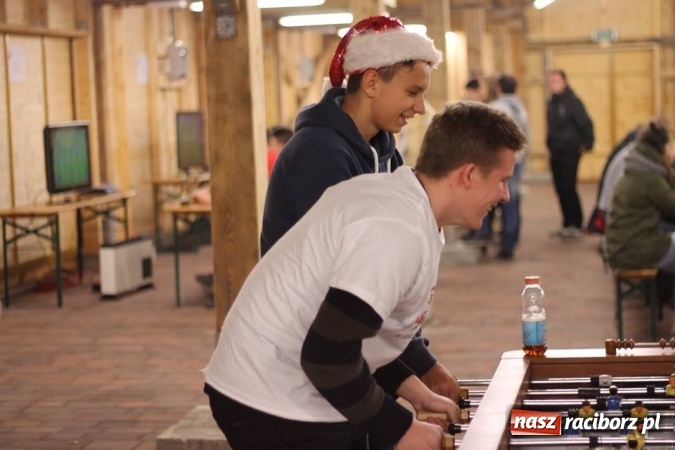 Zdjęcie w galerii na portalu naszraciborz.pl: III Turniej Mikołajkowy FIFA 2017 za nami wiadomości z regionu