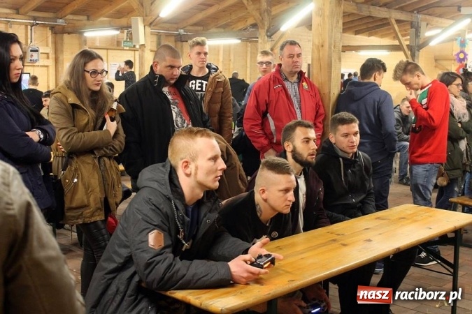 Zdjęcie w galerii na portalu naszraciborz.pl: III Turniej Mikołajkowy FIFA 2017 za nami wiadomości z regionu