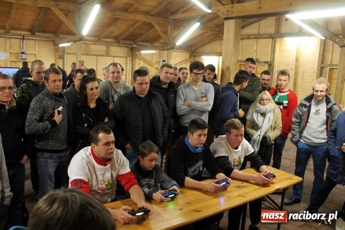 Zdjęcie w galerii na portalu naszraciborz.pl: III Turniej Mikołajkowy FIFA 2017 za nami wiadomości z regionu