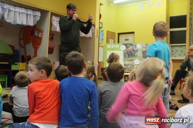 Zdjęcie w galerii na portalu naszraciborz.pl: Odwiedziny pana myśliwego w przedszkolu w Sudole  wiadomości z regionu