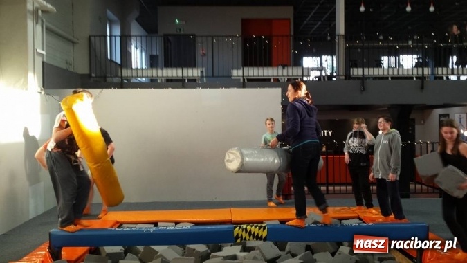 Zdjęcie w galerii na portalu naszraciborz.pl: Wyjazdowa lekcja WF-u w Gimnazjum numer 5 wiadomości z regionu