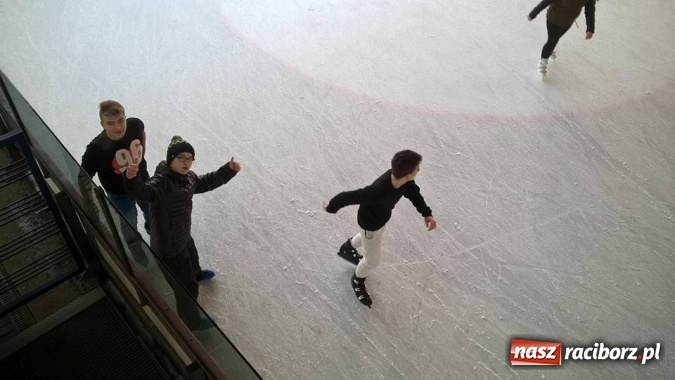 Zdjęcie w galerii na portalu naszraciborz.pl: Wyjazdowa lekcja WF-u w Gimnazjum numer 5 wiadomości z regionu