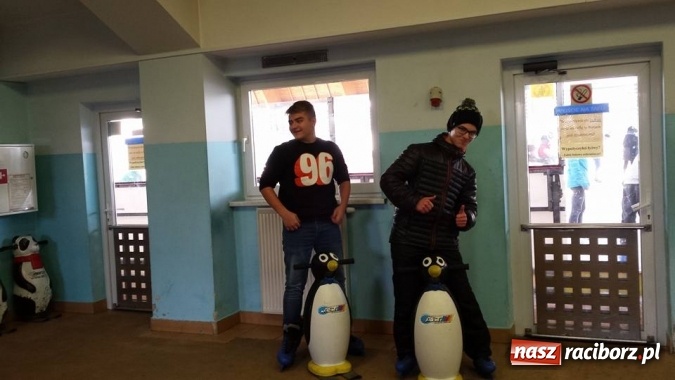 Zdjęcie w galerii na portalu naszraciborz.pl: Wyjazdowa lekcja WF-u w Gimnazjum numer 5 wiadomości z regionu