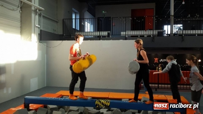 Zdjęcie w galerii na portalu naszraciborz.pl: Wyjazdowa lekcja WF-u w Gimnazjum numer 5 wiadomości z regionu