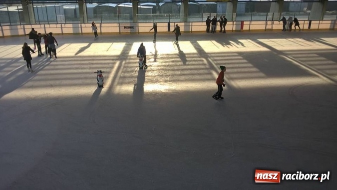 Zdjęcie w galerii na portalu naszraciborz.pl: Wyjazdowa lekcja WF-u w Gimnazjum numer 5 wiadomości z regionu