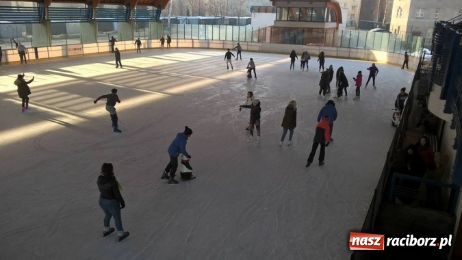 Zdjęcie w galerii na portalu naszraciborz.pl: Wyjazdowa lekcja WF-u w Gimnazjum numer 5 wiadomości z regionu