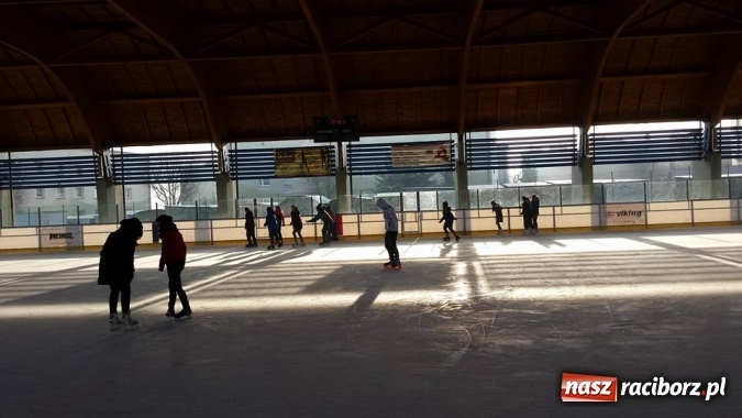 Zdjęcie w galerii na portalu naszraciborz.pl: Wyjazdowa lekcja WF-u w Gimnazjum numer 5 wiadomości z regionu