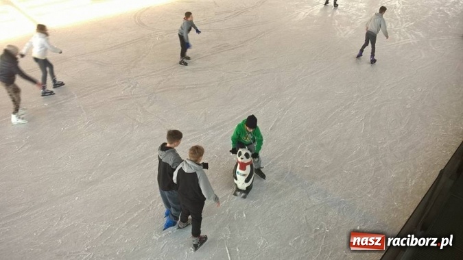 Zdjęcie w galerii na portalu naszraciborz.pl: Wyjazdowa lekcja WF-u w Gimnazjum numer 5 wiadomości z regionu