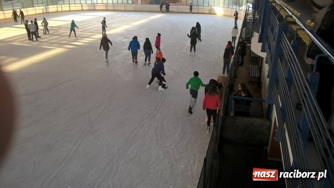 Zdjęcie w galerii na portalu naszraciborz.pl: Wyjazdowa lekcja WF-u w Gimnazjum numer 5 wiadomości z regionu