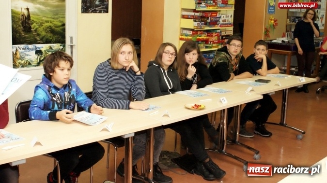 Zdjęcie w galerii na portalu naszraciborz.pl: Wielkie starcie Olimpijskich Herosów w bibliotece wiadomości z regionu