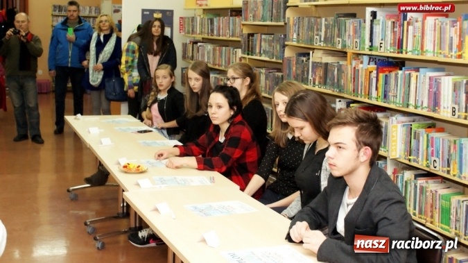 Zdjęcie w galerii na portalu naszraciborz.pl: Wielkie starcie Olimpijskich Herosów w bibliotece wiadomości z regionu
