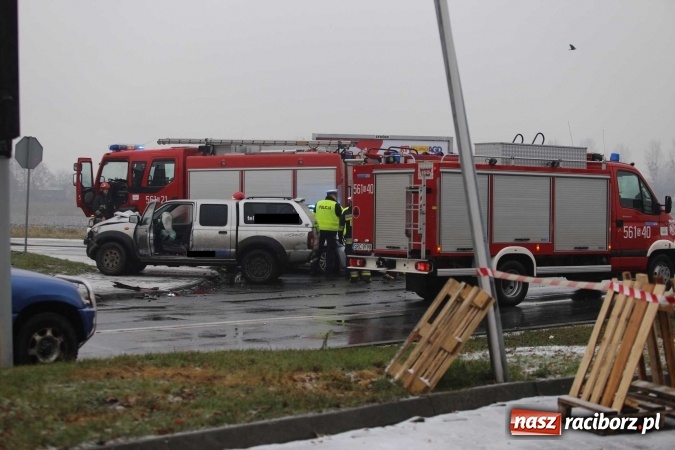 Zdjęcie w galerii na portalu naszraciborz.pl: Kolizja na skrzyżowaniu Opawska-Bogumińska-Jana Pawła II - kierowca TIR-a wjechał na skrzyżowanie na czerwonym świetle wiadomości z regionu