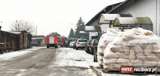 Zdjęcie w galerii na portalu naszraciborz.pl: Pożar w jednym z zakładów stolarskich - zapalił się system odpowiedzialny za odprowadzanie trocin  wiadomości z regionu