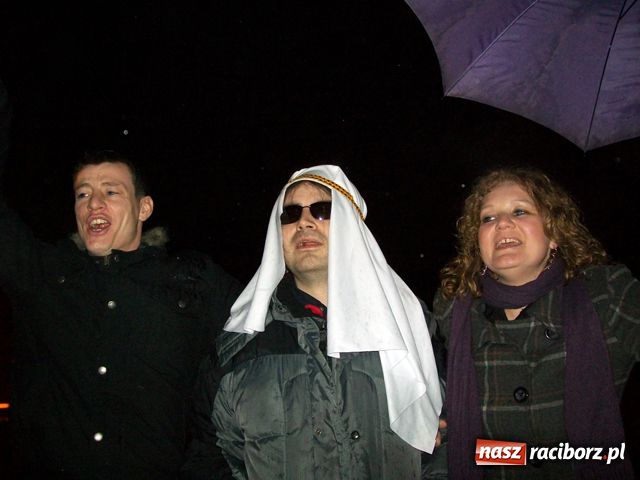 Zdjęcie w galerii na portalu naszraciborz.pl: Sylwester pod chmurką w Kuźni wiadomości z regionu