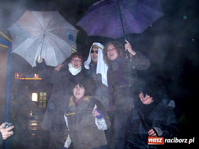 Zdjęcie w galerii na portalu naszraciborz.pl: Sylwester pod chmurką w Kuźni wiadomości z regionu