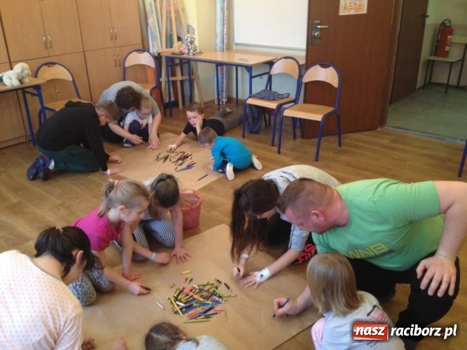 Zdjęcie w galerii na portalu naszraciborz.pl: Crazy Club po raz czwarty pomaga dzieciom leczącym się w klinice w Zabrzu. Każdy może się przyłączyć! wiadomości z regionu