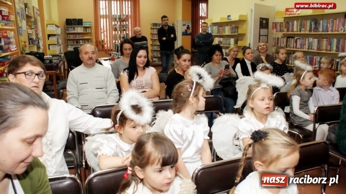 Zdjęcie w galerii na portalu naszraciborz.pl: Wszyscy Pana witajcie i pięknie Mu zaśpiewajcie - przegląd kolęd w raciborskiej bibliotece  wiadomości z regionu