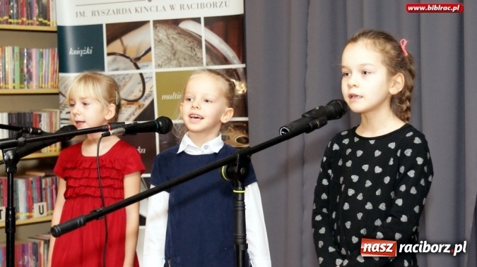 Zdjęcie w galerii na portalu naszraciborz.pl: Wszyscy Pana witajcie i pięknie Mu zaśpiewajcie - przegląd kolęd w raciborskiej bibliotece  wiadomości z regionu