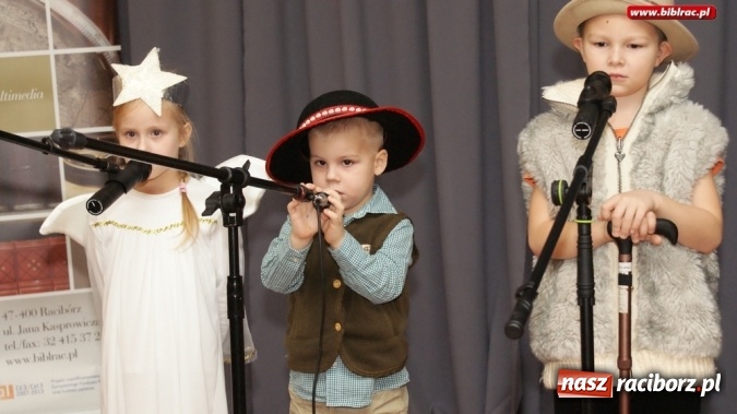 Zdjęcie w galerii na portalu naszraciborz.pl: Wszyscy Pana witajcie i pięknie Mu zaśpiewajcie - przegląd kolęd w raciborskiej bibliotece  wiadomości z regionu