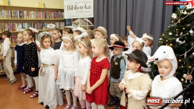 Zdjęcie w galerii na portalu naszraciborz.pl: Wszyscy Pana witajcie i pięknie Mu zaśpiewajcie - przegląd kolęd w raciborskiej bibliotece  wiadomości z regionu
