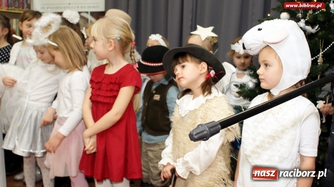 Zdjęcie w galerii na portalu naszraciborz.pl: Wszyscy Pana witajcie i pięknie Mu zaśpiewajcie - przegląd kolęd w raciborskiej bibliotece  wiadomości z regionu