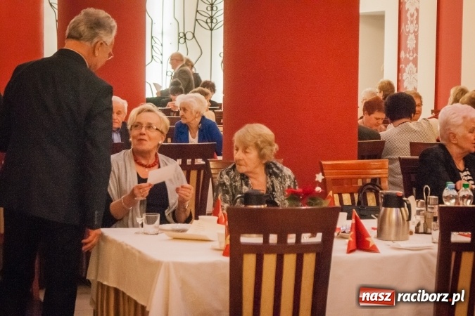 Zdjęcie w galerii na portalu naszraciborz.pl: Dziesiąte urodziny raciborskiego Śląskiego Uniwersytetu Trzeciego Wieku wiadomości z regionu