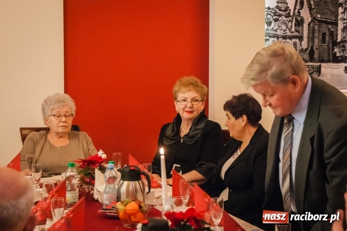 Zdjęcie w galerii na portalu naszraciborz.pl: Dziesiąte urodziny raciborskiego Śląskiego Uniwersytetu Trzeciego Wieku wiadomości z regionu