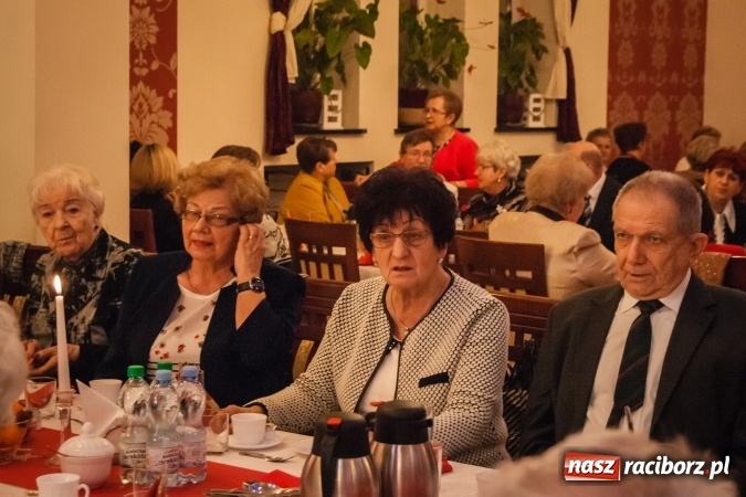 Zdjęcie w galerii na portalu naszraciborz.pl: Dziesiąte urodziny raciborskiego Śląskiego Uniwersytetu Trzeciego Wieku wiadomości z regionu