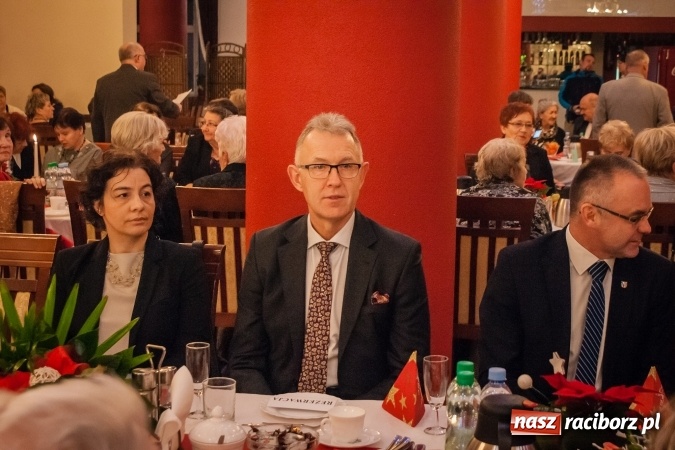 Zdjęcie w galerii na portalu naszraciborz.pl: Dziesiąte urodziny raciborskiego Śląskiego Uniwersytetu Trzeciego Wieku wiadomości z regionu