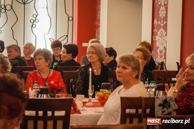 Zdjęcie w galerii na portalu naszraciborz.pl: Dziesiąte urodziny raciborskiego Śląskiego Uniwersytetu Trzeciego Wieku wiadomości z regionu