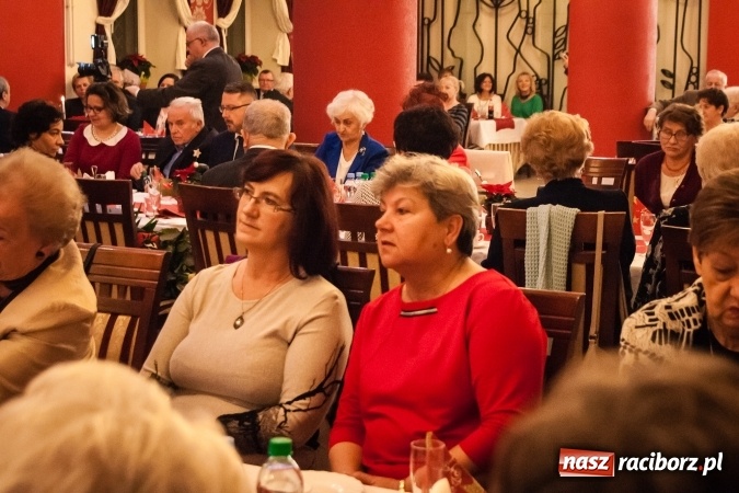 Zdjęcie w galerii na portalu naszraciborz.pl: Dziesiąte urodziny raciborskiego Śląskiego Uniwersytetu Trzeciego Wieku wiadomości z regionu