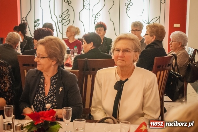 Zdjęcie w galerii na portalu naszraciborz.pl: Dziesiąte urodziny raciborskiego Śląskiego Uniwersytetu Trzeciego Wieku wiadomości z regionu