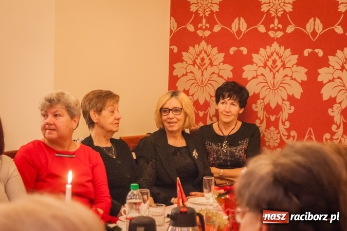 Zdjęcie w galerii na portalu naszraciborz.pl: Dziesiąte urodziny raciborskiego Śląskiego Uniwersytetu Trzeciego Wieku wiadomości z regionu