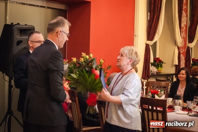 Zdjęcie w galerii na portalu naszraciborz.pl: Dziesiąte urodziny raciborskiego Śląskiego Uniwersytetu Trzeciego Wieku wiadomości z regionu