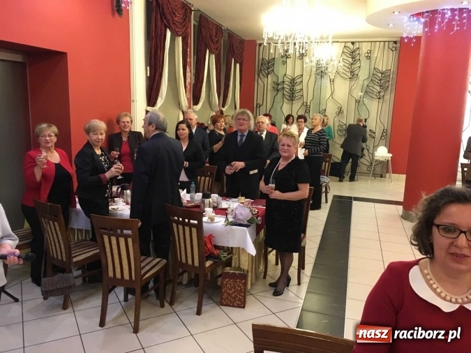 Zdjęcie w galerii na portalu naszraciborz.pl: Dziesiąte urodziny raciborskiego Śląskiego Uniwersytetu Trzeciego Wieku wiadomości z regionu