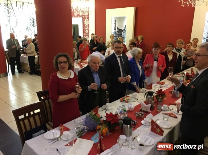 Zdjęcie w galerii na portalu naszraciborz.pl: Dziesiąte urodziny raciborskiego Śląskiego Uniwersytetu Trzeciego Wieku wiadomości z regionu