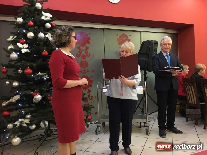 Zdjęcie w galerii na portalu naszraciborz.pl: Dziesiąte urodziny raciborskiego Śląskiego Uniwersytetu Trzeciego Wieku wiadomości z regionu