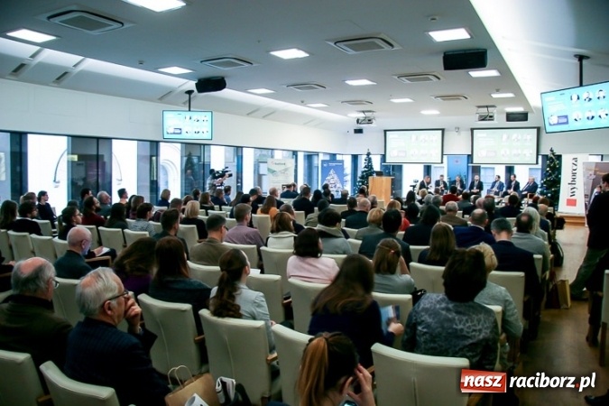 Zdjęcie w galerii na portalu naszraciborz.pl: Oddychać po ludzku - udział marszałka Województwa Śląskiego w konferencji podsumowującej akcję  wiadomości z regionu