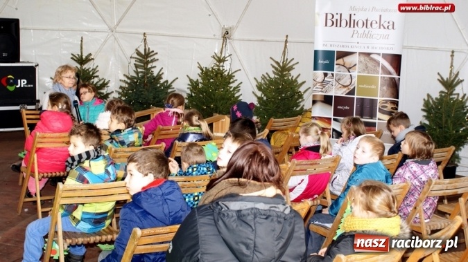 Zdjęcie w galerii na portalu naszraciborz.pl: Biblioteka na jarmarku bożonarodzeniowym wiadomości z regionu