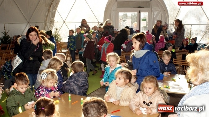 Zdjęcie w galerii na portalu naszraciborz.pl: Biblioteka na jarmarku bożonarodzeniowym wiadomości z regionu