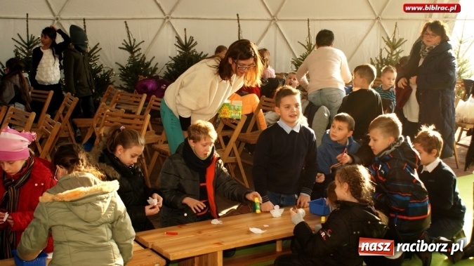 Zdjęcie w galerii na portalu naszraciborz.pl: Biblioteka na jarmarku bożonarodzeniowym wiadomości z regionu