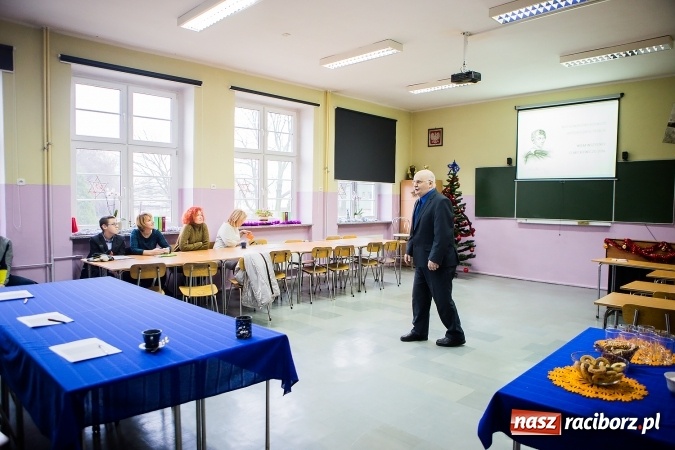 Zdjęcie w galerii na portalu naszraciborz.pl: XVIII Powiatowy Konkurs Wiem wszystko o Mickiewiczu w II LO wiadomości z regionu