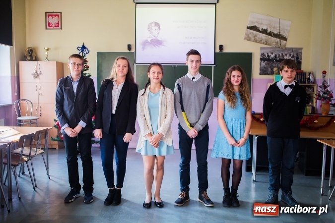 Zdjęcie w galerii na portalu naszraciborz.pl: XVIII Powiatowy Konkurs Wiem wszystko o Mickiewiczu w II LO wiadomości z regionu