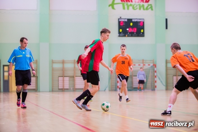 Zdjęcie w galerii na portalu naszraciborz.pl: Makroregionalny Turniej Halowej Piłki Nożnej Chłopców Szkół Ponadgimnazjalnych wiadomości z regionu