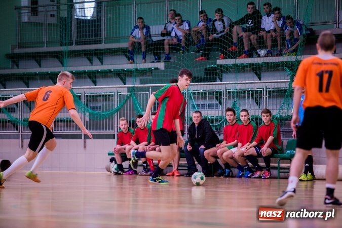 Zdjęcie w galerii na portalu naszraciborz.pl: Makroregionalny Turniej Halowej Piłki Nożnej Chłopców Szkół Ponadgimnazjalnych wiadomości z regionu