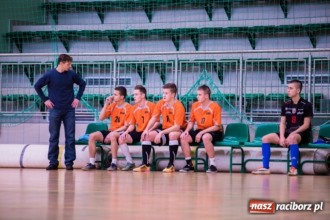 Zdjęcie w galerii na portalu naszraciborz.pl: Makroregionalny Turniej Halowej Piłki Nożnej Chłopców Szkół Ponadgimnazjalnych wiadomości z regionu