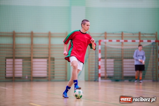 Zdjęcie w galerii na portalu naszraciborz.pl: Makroregionalny Turniej Halowej Piłki Nożnej Chłopców Szkół Ponadgimnazjalnych wiadomości z regionu