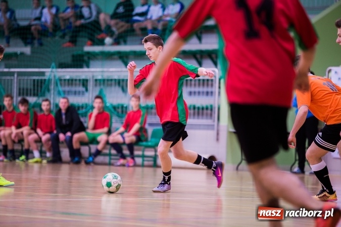 Zdjęcie w galerii na portalu naszraciborz.pl: Makroregionalny Turniej Halowej Piłki Nożnej Chłopców Szkół Ponadgimnazjalnych wiadomości z regionu