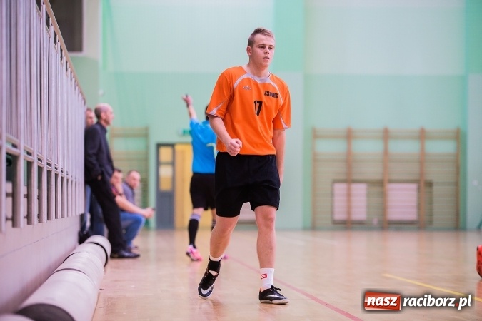 Zdjęcie w galerii na portalu naszraciborz.pl: Makroregionalny Turniej Halowej Piłki Nożnej Chłopców Szkół Ponadgimnazjalnych wiadomości z regionu