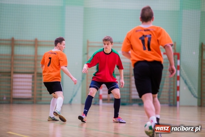 Zdjęcie w galerii na portalu naszraciborz.pl: Makroregionalny Turniej Halowej Piłki Nożnej Chłopców Szkół Ponadgimnazjalnych wiadomości z regionu